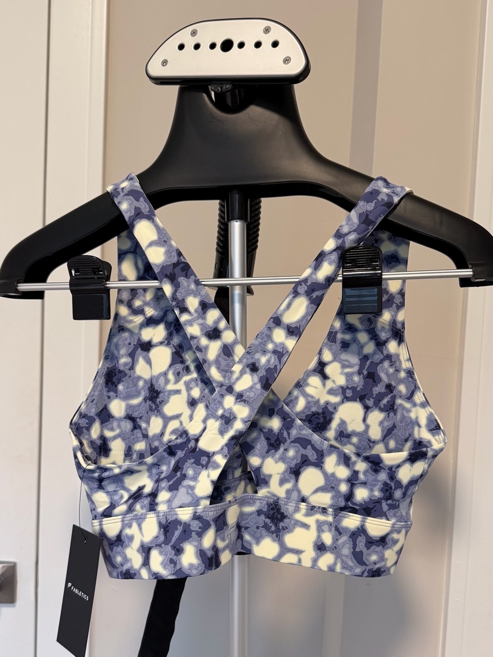 NWT Fabletics Oasis Twist Sports Bra Purple Floral, Size M